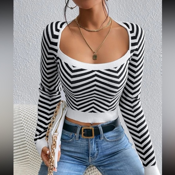 Tops - LONG SLEEVE STRIPED CROP SWEATER